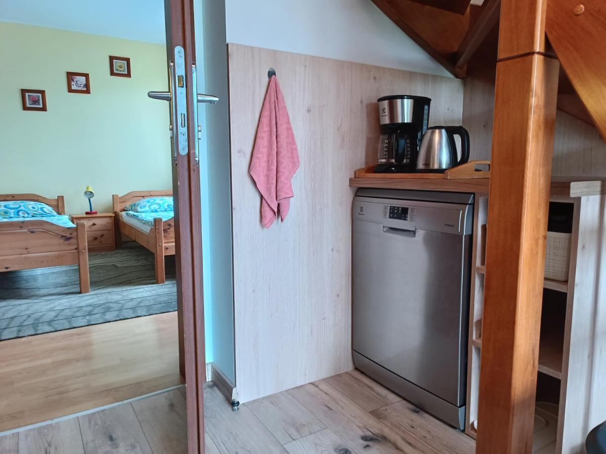 Mala Chatka Caloroczny Domek Krzeszow  Bagian luar foto