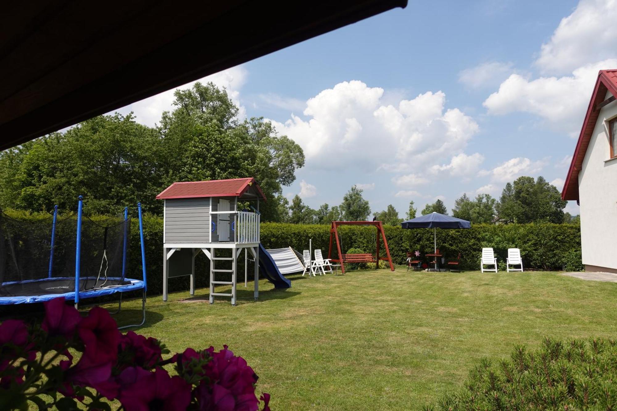 Mala Chatka Caloroczny Domek Krzeszow  Bagian luar foto